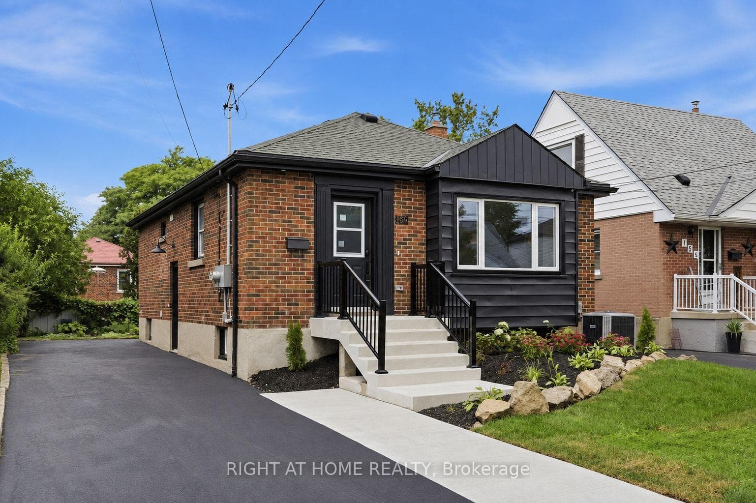 156 E36th Street Main, Hamilton, ON L8V 3Z4