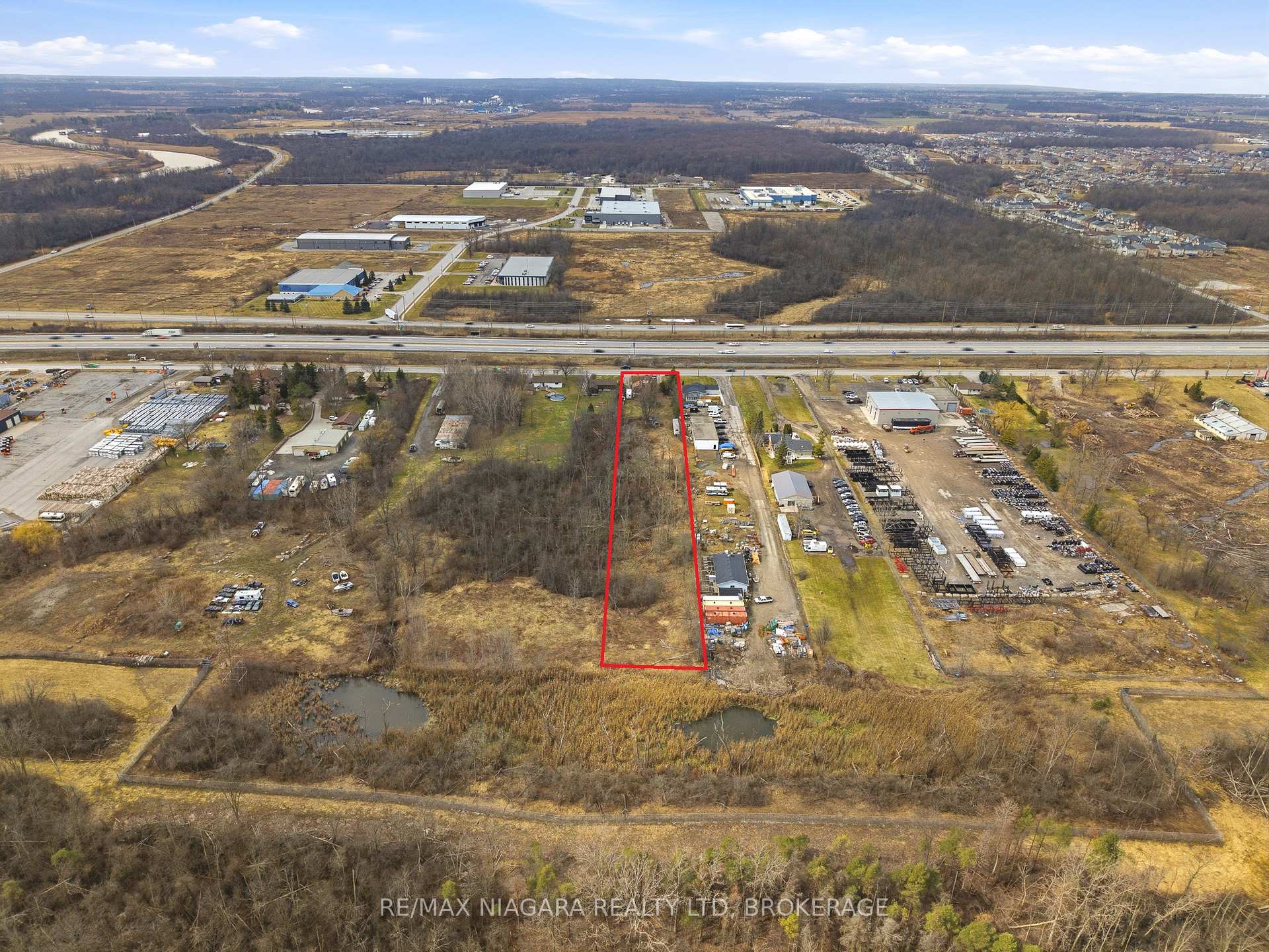 8356 Oakwood Drive, Niagara Falls, ON L2E 6S5