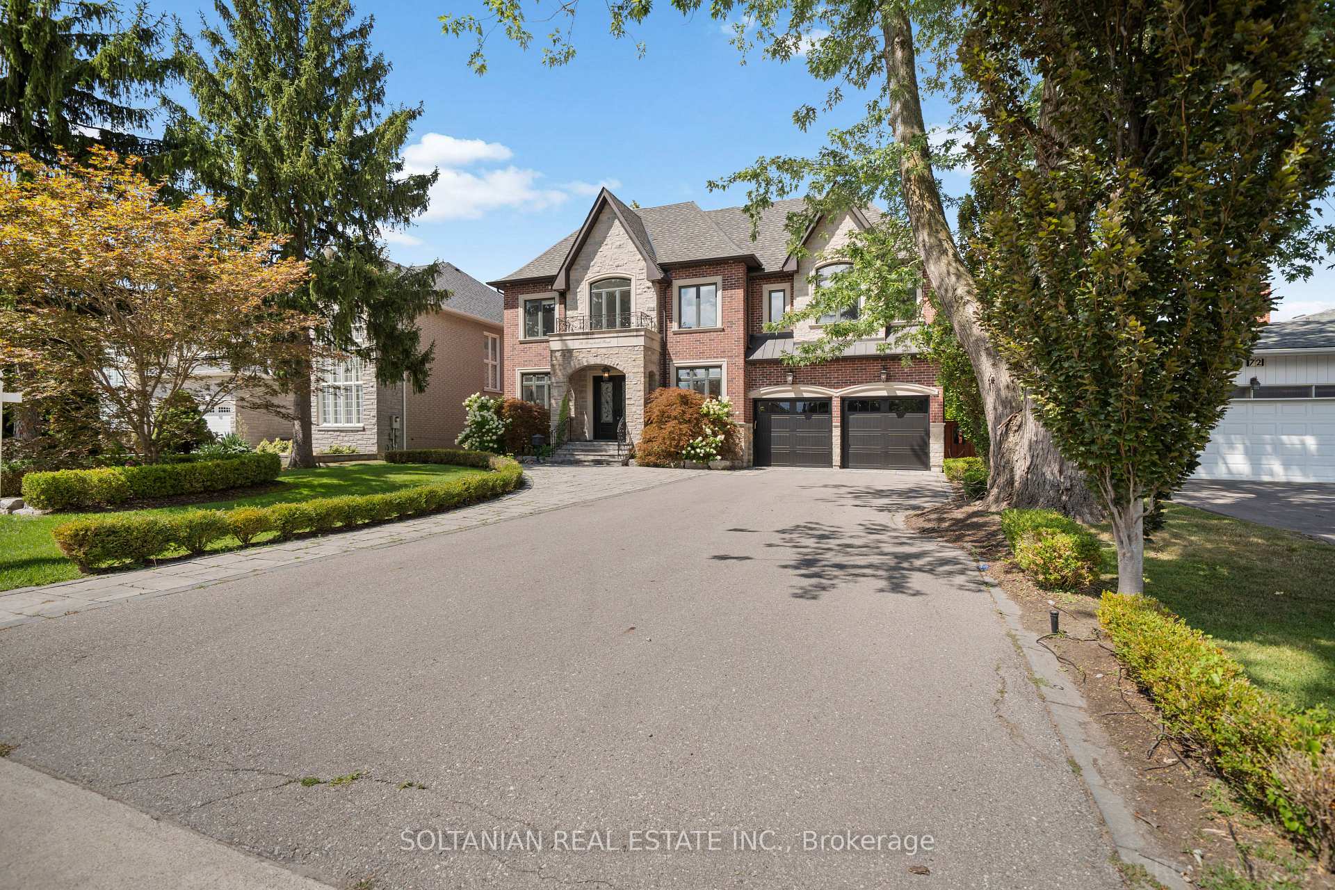 74 Yongehurst Road, Richmond Hill, ON L4C 3T2