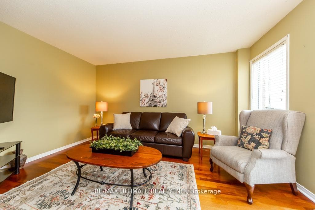 5 Twiss Drive, Barrie, ON L4N 8P3