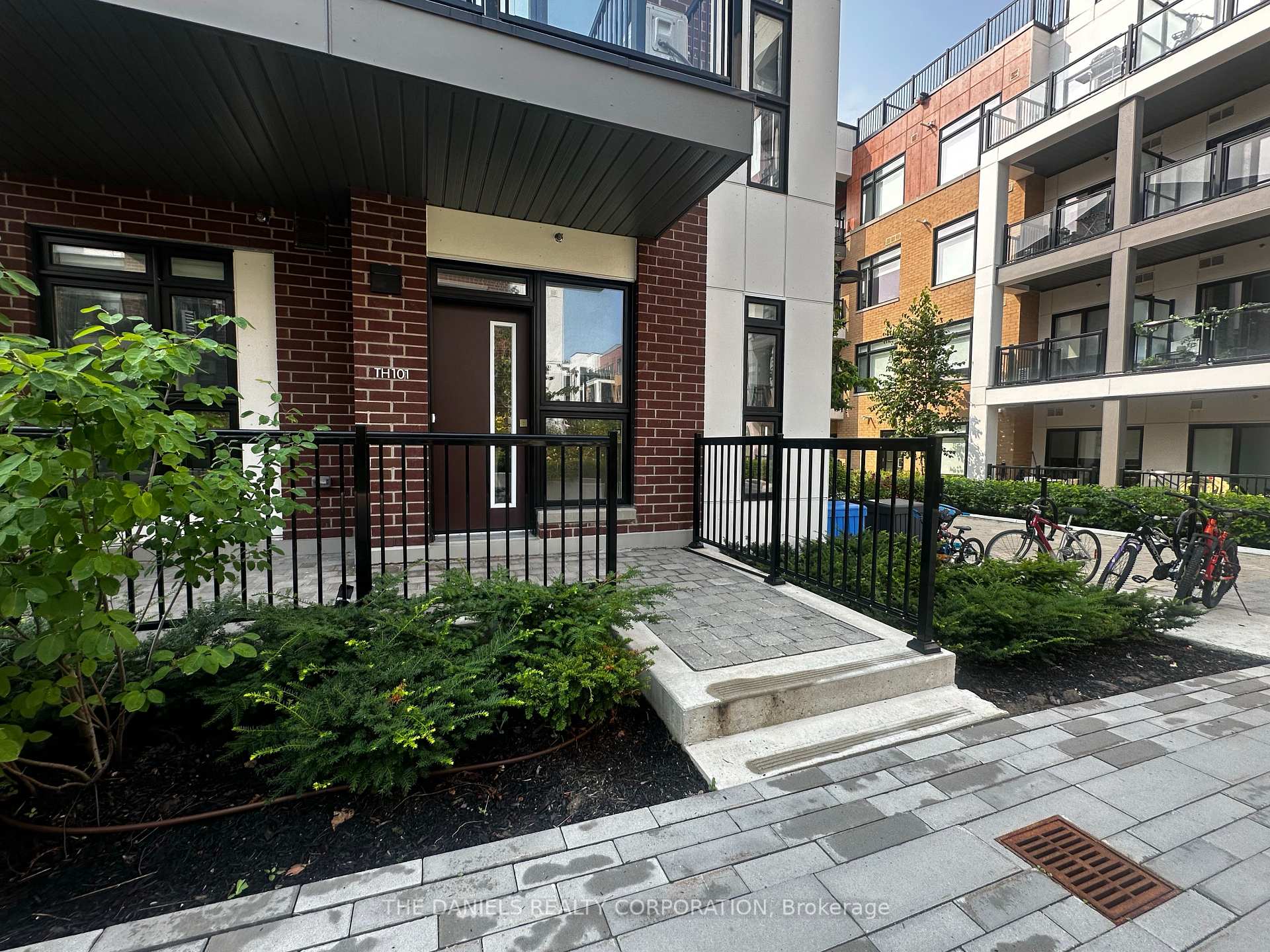 115 Canon Jackson Drive 101, Toronto, ON M6M 0E2