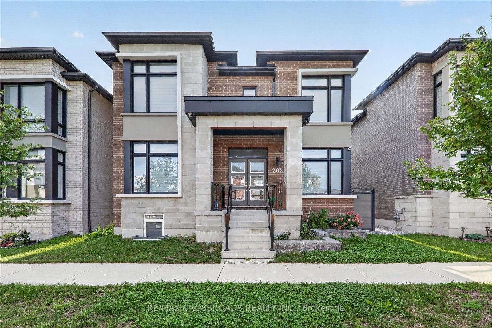 202 Webb Street Main and 2nd foloor, Markham, ON L6B 0V5