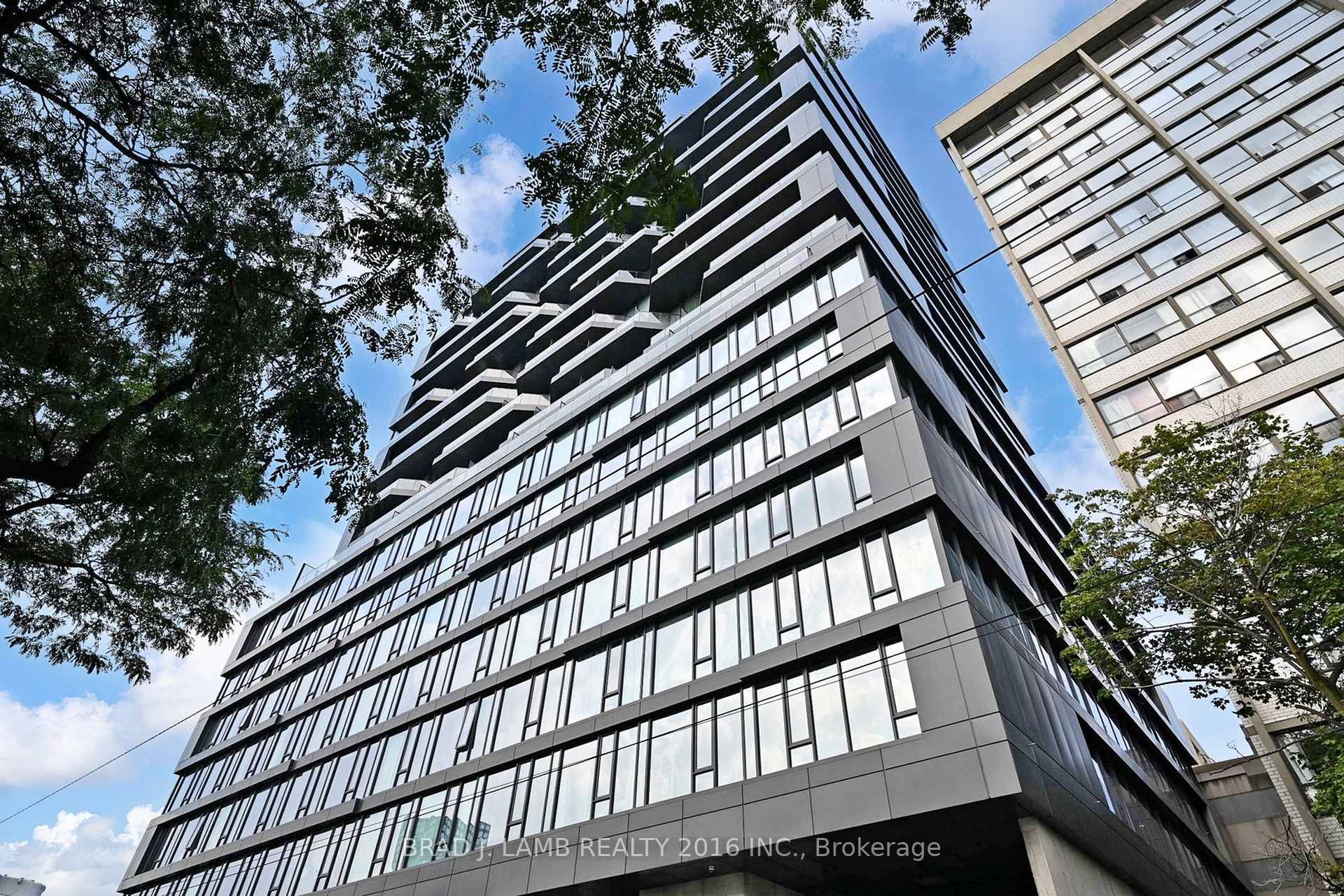 195 McCaul Street 705, Toronto, ON M5T 0E5