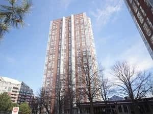 7 Concorde Place 1604, Toronto, ON M3C 3N4