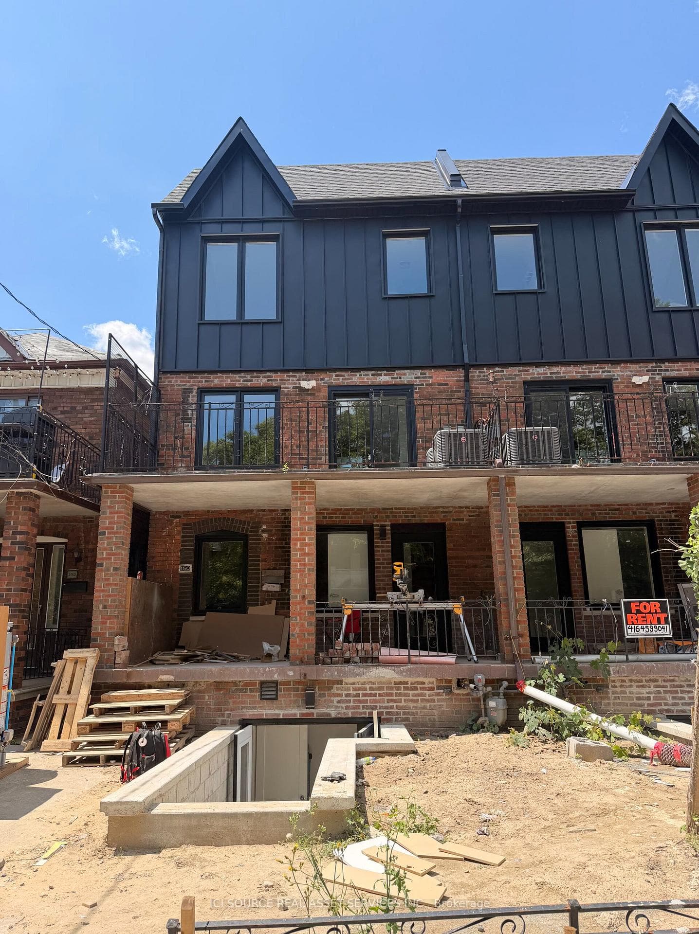150 Brunswick Avenue 2, Toronto, ON M5S 2M2