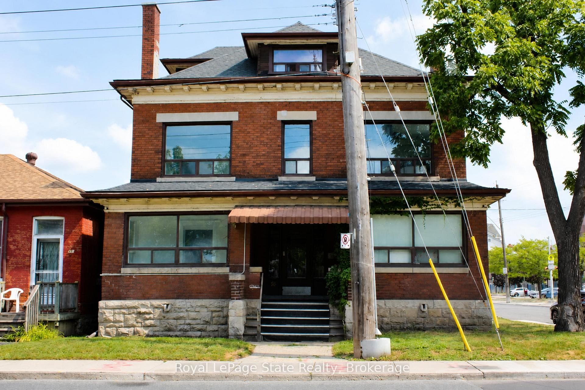 56 Wentworth Street N, Hamilton, ON L8L 5V4
