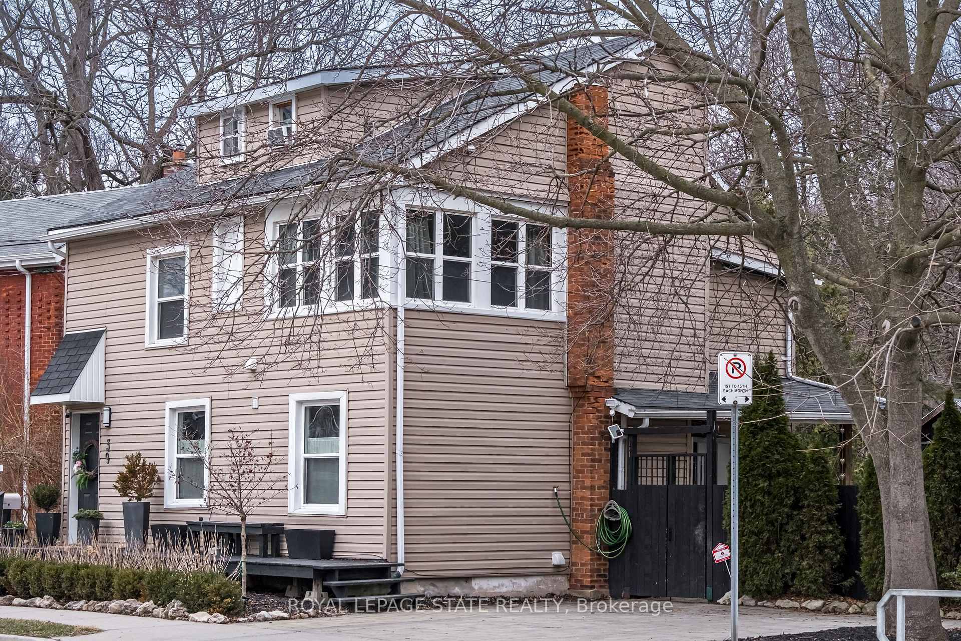 39 Park Street E, Hamilton, ON L9H 1C9